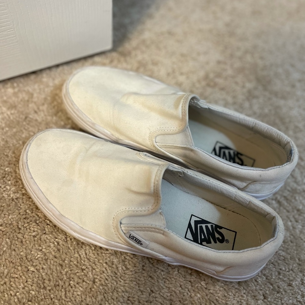 VANS - WOMENS 8